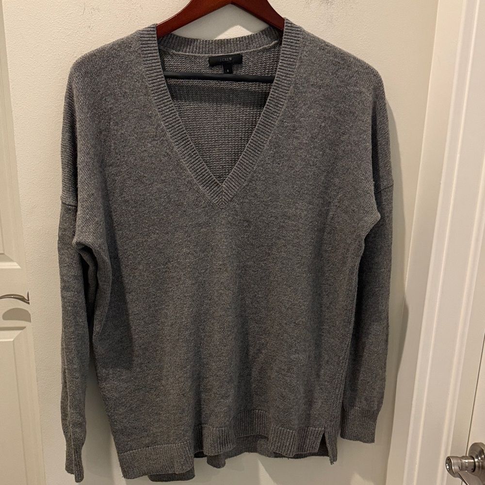 J. Crew Women’s Oversized Charcoal V-Neck Sweater size Small